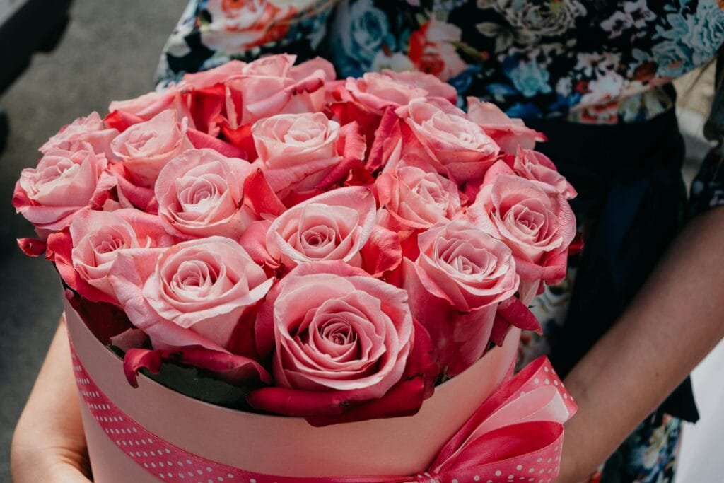 A beautifully arranged bouquet of pink roses perfect for romantic celebrations and gifts.